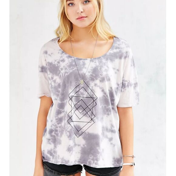 Mouchette Geometric Tie-Dye Tee Urban Outfitters Size Medium NWOT - Picture 1 of 6
